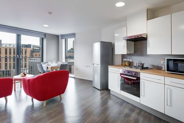 Bronze En Suite at Dunaskin Mill, 5 Dunaskin Court, West End, Glasgow, G116QJ - Image 5